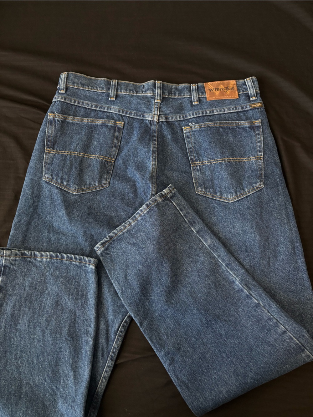 Wrangler Men's Dark Blue Straight Jeans with Leather Patch